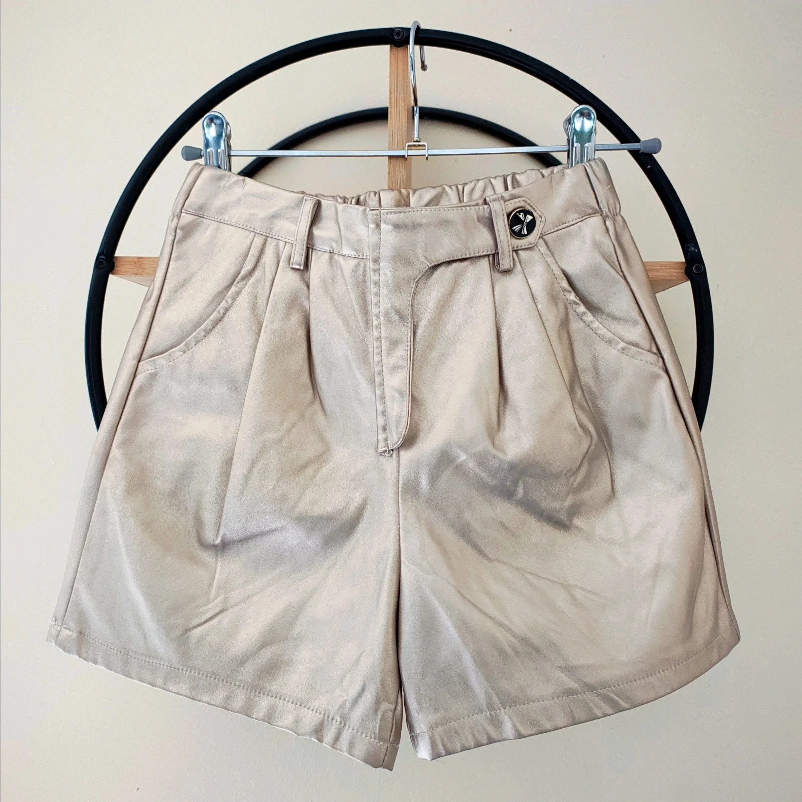 8 ans short doré soirée fête cérémonie dpam du pareil au même ( étiquette coupée)